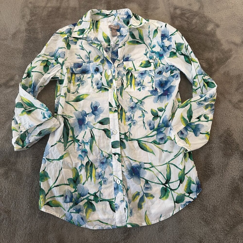 Chico's 100% Cotton Button Up Blouse Shirt Women's 0 SMALL 4/6 Floral Roll Tab